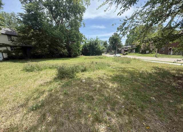 Property at 2001 Charles St, Rockford, IL 61104