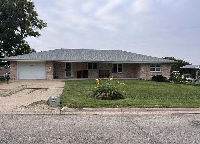 Property at 415 W Columbia Ave, Stockton, IL 61085, 6 beds, 3 baths