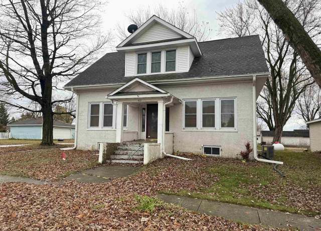 Property at 401 W Baldwin St, Apple River, IL 61001, 3 beds, 2 baths