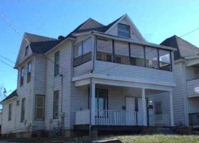 Property at 1103-1103 1/2 S Walnut Ave, Freeport, IL 61032, 4 beds, 2 baths