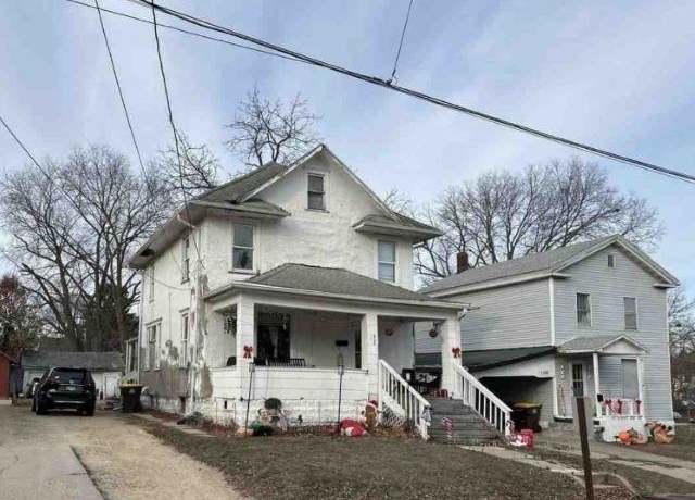 Property at 1108 S Chicago Ave, Freeport, IL 61032, 4 beds, 2 baths