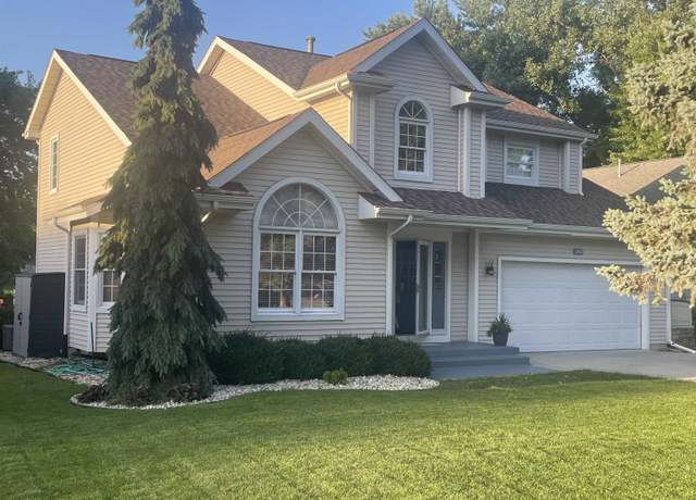 Property at 1502 SW Candlewick Dr, Poplar Grove, IL 61065, 4 beds, 3.5 baths