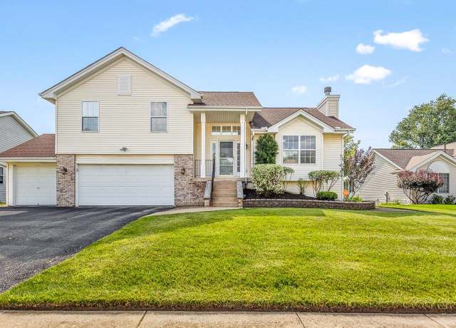 Property at 4549 Hilltop Dr, Loves Park, IL 61111, 4 beds, 3 baths