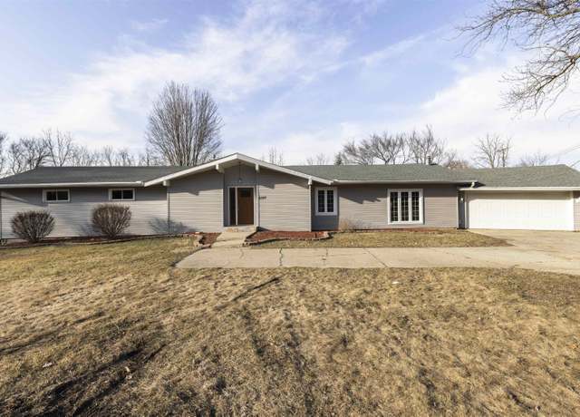 Property at 5301 Choctaw Trl, Rockford, IL 61109, 3 beds, 2.5 baths
