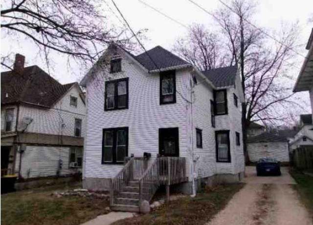 Property at 1113 S Chicago Ave, Freeport, IL 61032, 4 beds, 1 bath