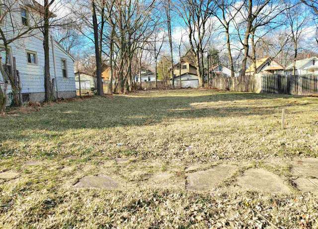 Property at 821 Island Ave, Rockford, IL 61102