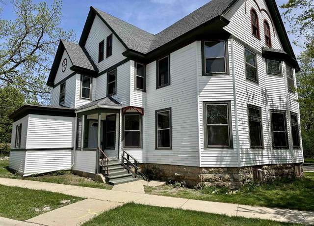 Property at 541 Woodlawn Ave, Rockford, IL 61103, 6 beds, 2 baths