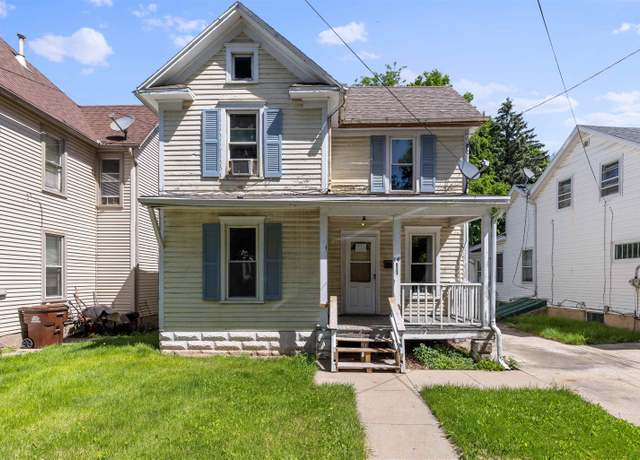Property at 14 W Empire St, Freeport, IL 61032, 3 beds, 1 bath