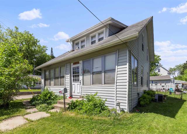 Property at 1478 S High Ave, Freeport, IL 61032, 3 beds, 1 bath