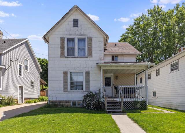 Property at 1341 S Walnut Ave, Freeport, IL 61032, 3 beds, 1 bath