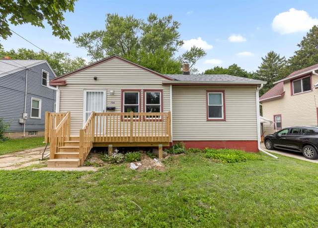Property at 706 N Independence Ave, Rockford, IL 61101, 2 beds, 1 bath