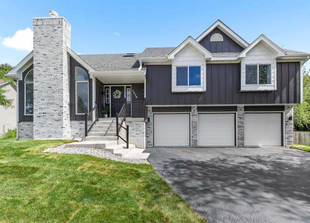 Property at 1820 Highridge Rd, Rockford, IL 61108, 3 beds, 2.5 baths