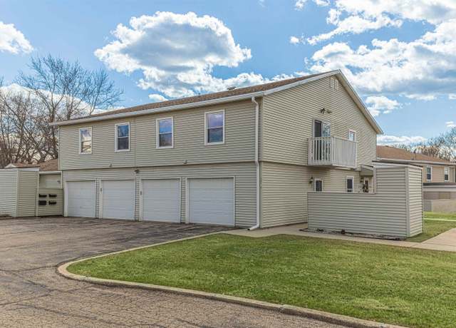 Property at 602 Kiwanis Ct, Freeport, IL 61032, 2 beds, 1.5 baths