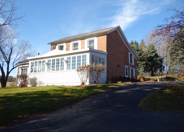 Property at 6036 W Stagecoach Trl, Galena, IL 61036, 3 beds, 2.5 baths