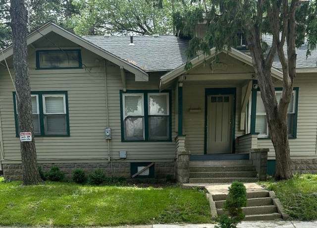 Property at 2222 Andrews St, Rockford, IL 61101, 4 beds, 1 bath