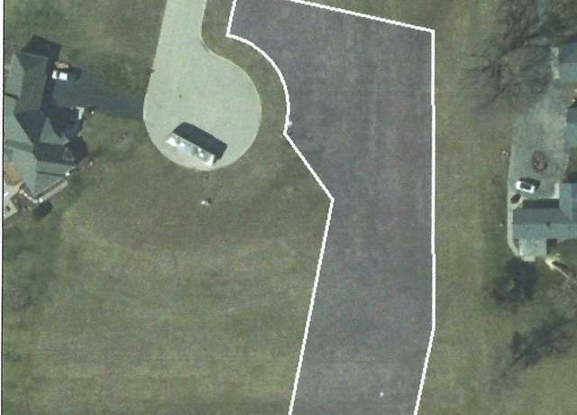 Property at 1280 Summerland Ky, Rockford, IL 61103