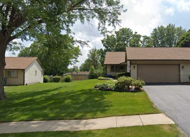 Property at 5907 Elaine Dr, Rockford, IL 61108, 2 beds, 3 baths