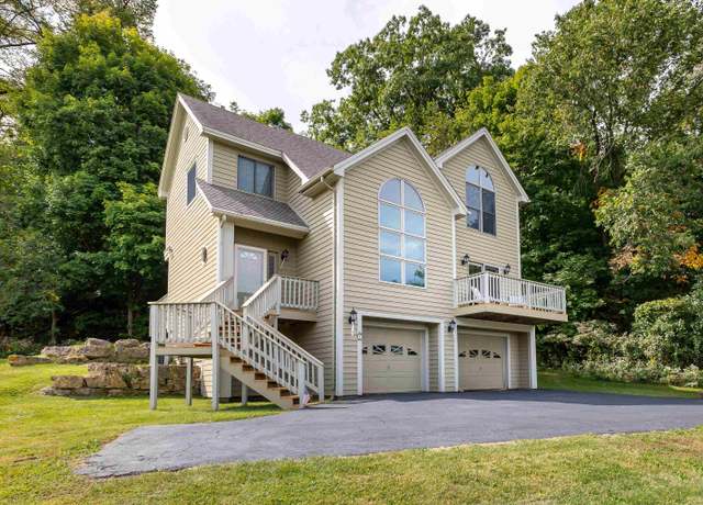 Property at 1 Valley Rd, Galena, IL 61036, 3 beds, 2.5 baths