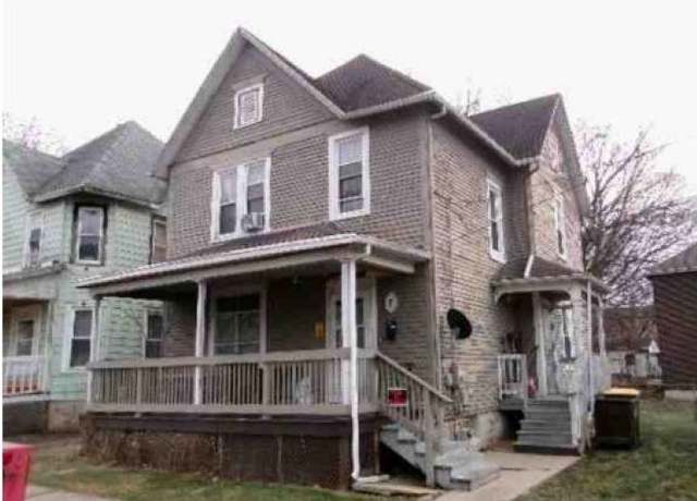 Property at 7 E Iroquois St, Freeport, IL 61032, 3 beds, 1 bath