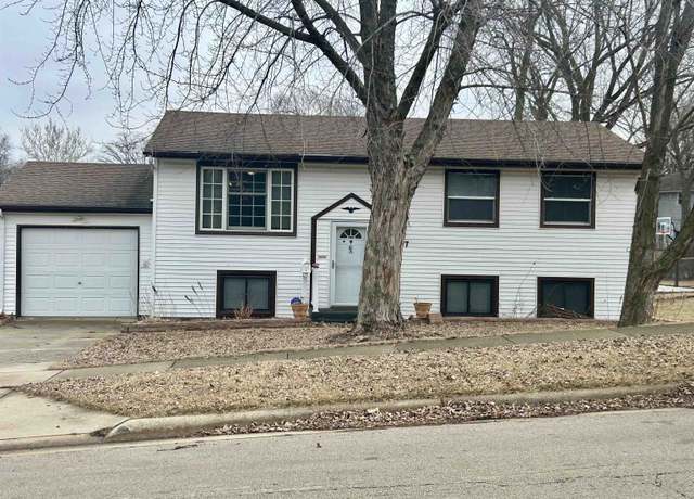 Property at 927 N Day Ave, Rockford, IL 61101, 3 beds, 2 baths