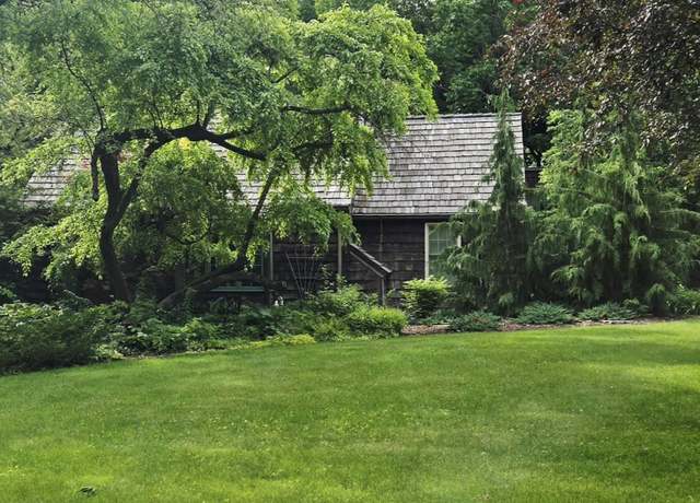 Property at 908 Ridgewood Rd, Rockford, IL 61107, 2 beds, 2.5 baths