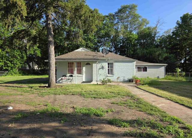 Property at 1625 Lyran Ave Ave, Rockford, IL 61109, 4 beds, 2 baths