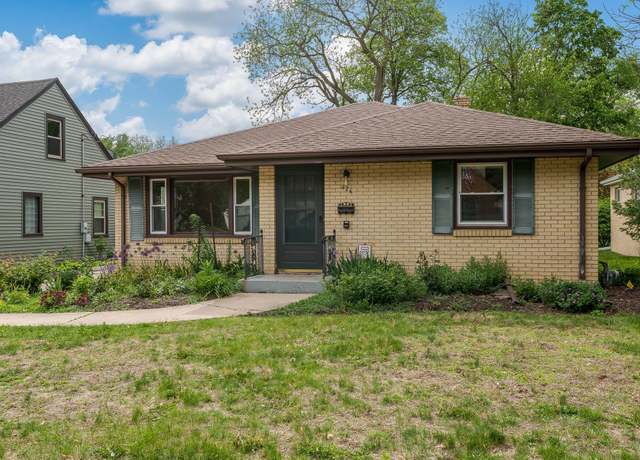 Property at 426 N Oak Knolls Ave, Rockford, IL 61107, 2 beds, 1.5 baths
