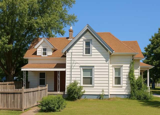 Property at 2145 Parmele St, Rockford, IL 61104, 4 beds, 1 bath