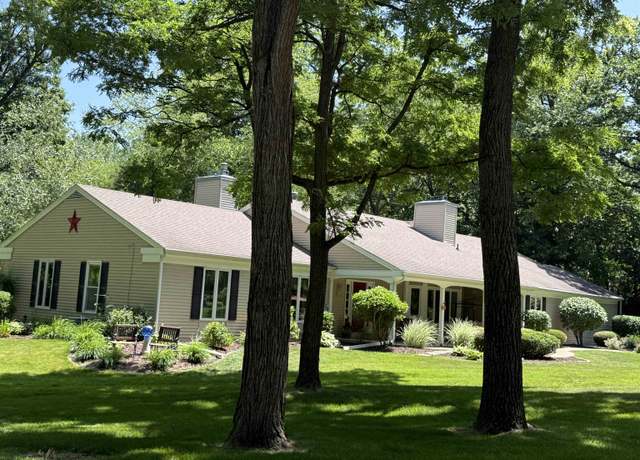 Property at 1680 Gladewood Dr, Freeport, IL 61032, 3 beds, 3.5 baths