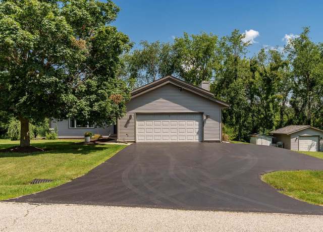 Property at 7812 Rhonda Dr, Roscoe, IL 61073, 5 beds, 2.5 baths
