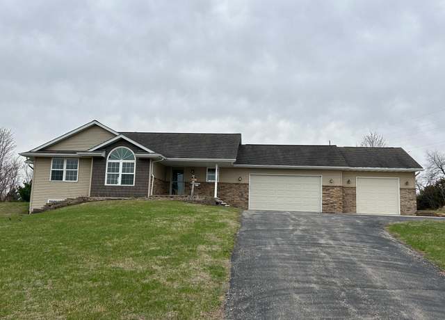 Property at 2007 Alfalfa Way, Freeport, IL 61032, 3 beds, 2 baths