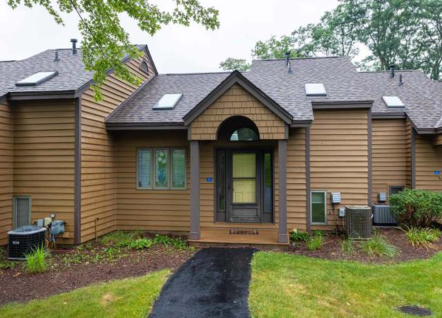 Property at 2 Creekwood Ln, Galena, IL 61036, 2 beds, 2 baths
