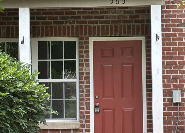 Property at 565 Clayton Cir, Sycamore, IL 60178, 2 beds, 2.5 baths