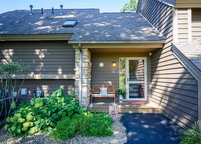 Property at 111 East Point Dr, Galena, IL 61036, 1 bed, 2 baths