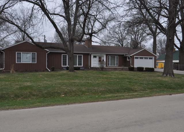 Property at 1318 S Benson Blvd, Freeport, IL 61032, 3 beds, 2 baths