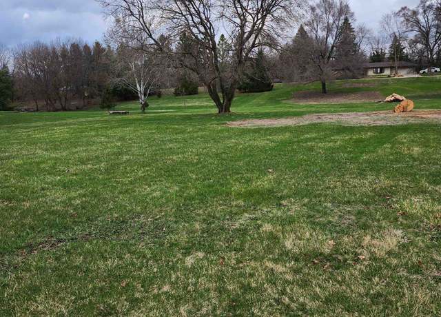 Property at 11831 Bowen Parkway Pkwy, Roscoe, IL 61073