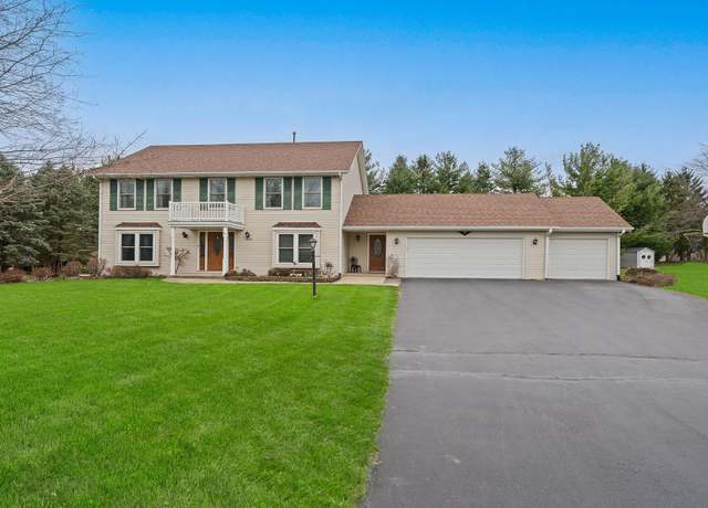 Property at 7436 Joy Lane Ln, Roscoe, IL 61073, 4 beds, 2.5 baths