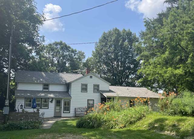 Property at 17907 Schmidt Rd, Mount Carroll, IL 61053, 4 beds, 2 baths