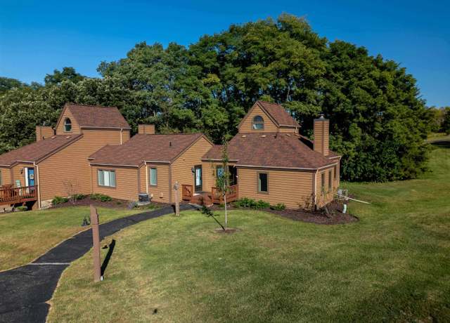 Property at 10 Farmstead Dr, Galena, IL 61036, 2 beds, 2 baths