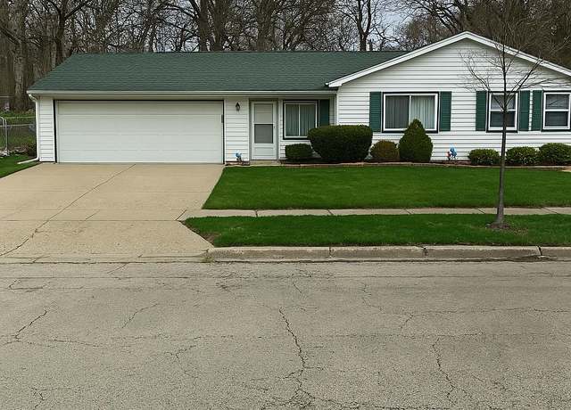 Property at 222 Clara Ave, Rockford, IL 61104, 3 beds, 1.5 baths