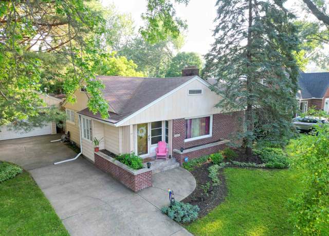 Property at 1122 Lundvall Ave, Rockford, IL 61107, 2 beds, 2 baths