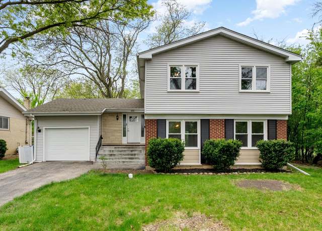 Property at 666 Barberry Rd, Highland Park, IL 60035, 3 beds, 2.5 baths