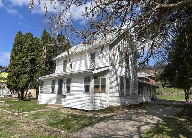 Property at 832 Bowen, Savanna, IL 61074, 3 beds, 1 bath