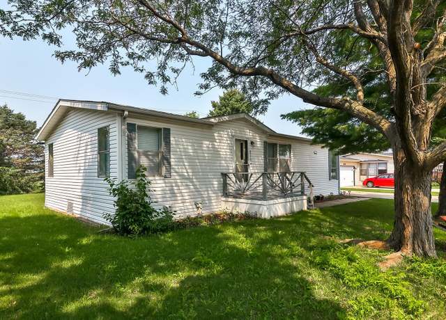 Property at 8576 Summerwood Dr, Roscoe, IL 61073, 3 beds, 2 baths