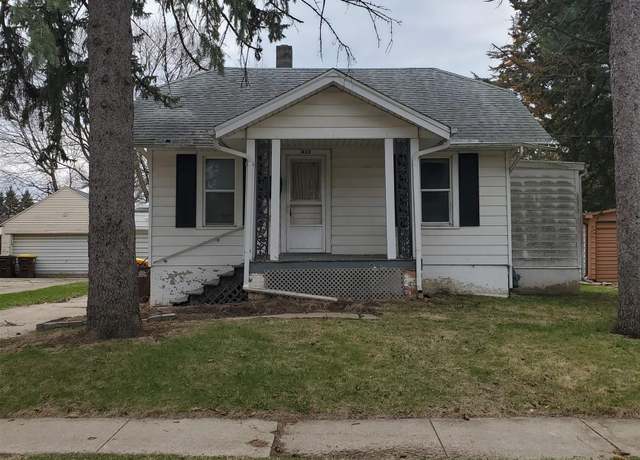 Property at 433 W Garfield St, Freeport, IL 61032, 2 beds, 1 bath