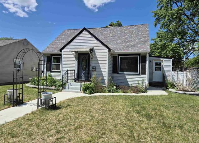 Property at 3211 Liberty Dr, Rockford, IL 61101, 3 beds, 1.5 baths