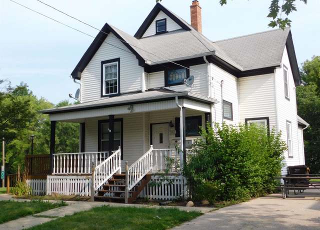 Property at 908 8th Ave, Rockford, IL 61104, 4 beds, 1.5 baths