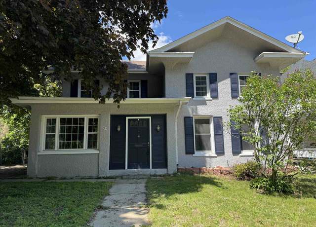 Property at 834 W Lincoln Blvd, Freeport, IL 61032, 4 beds, 2 baths
