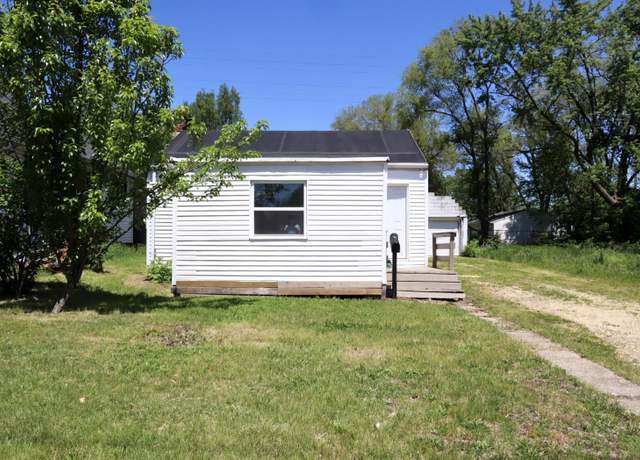 Property at 820 Brooke Rd, Rockford, IL 61109, 3 beds, 2 baths