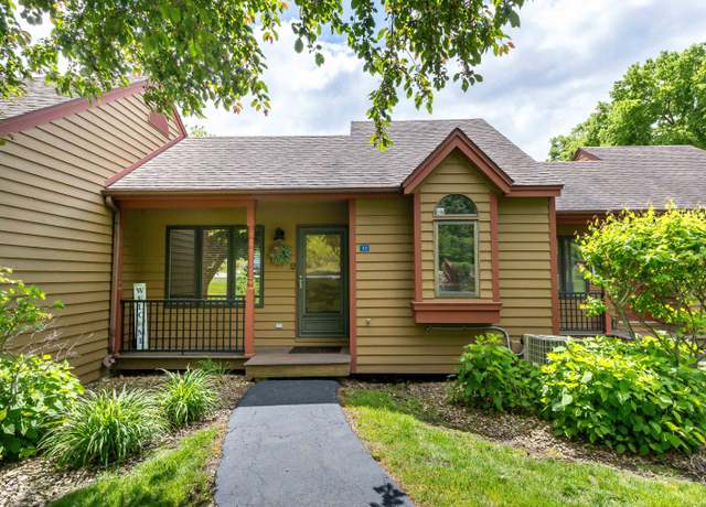 Property at 23 Oak Glen Dr, Galena, IL 61036, 2 beds, 2 baths